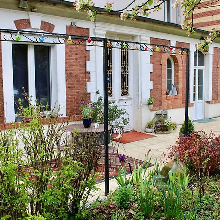 Dans Maison De Charme, Bel Appartement Privatif Saint-Laurent-de-Brevedent Esterno foto